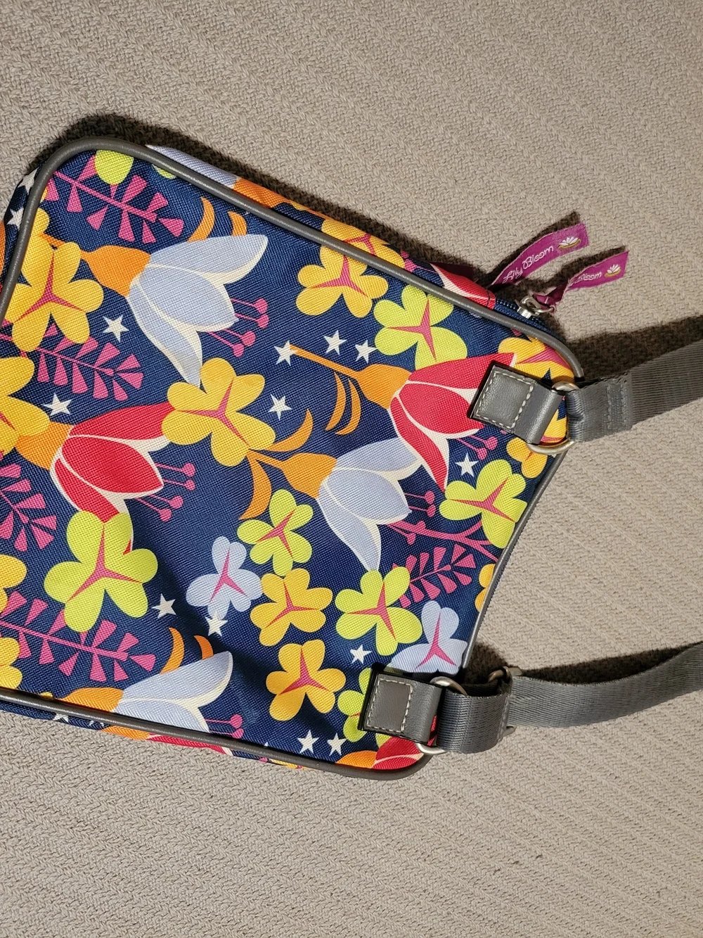 Lily Bloom Floral Crossbody Bag – Gray Straps